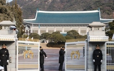 청와대 "개각, 이번 주는 아냐… 어떻게 앞날 알겠나"