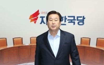 검찰, 허위 취업 의혹 김무성 딸 부부 소환조사