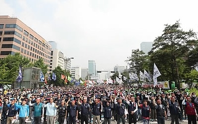 北 노동신문, 南 '경제위기' 부각 보도… 반정부 시위도 소개