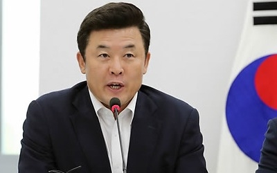 한국 "노회찬, 서민·노동자 위한 의정활동 모범… 명복 빌어"