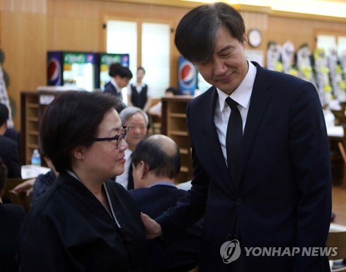 임종석, 박종철 열사 부친 빈소 조문… "먼 여정, 편히 쉬시길"