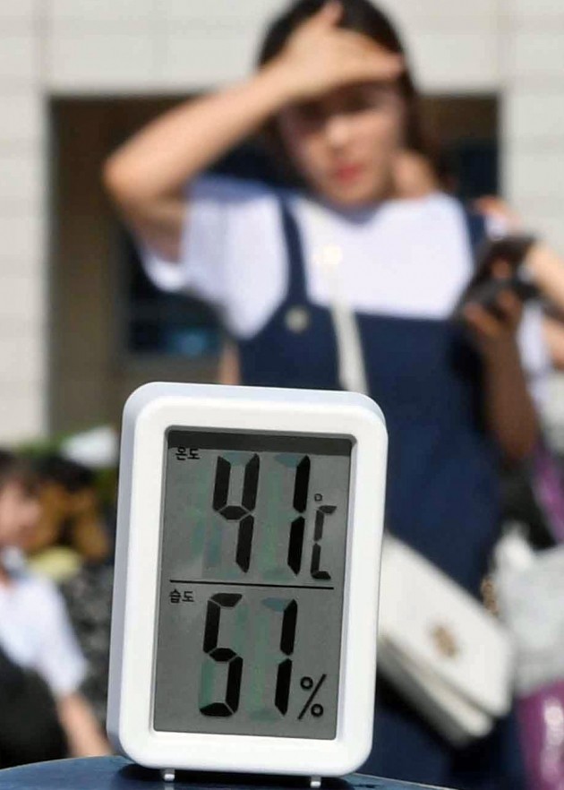 폭염이 바꾼 여름방학…"친구야, '액체괴물 카페'서 보자"