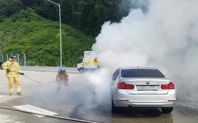 또 BMW 화재, 경기·경남서 2대 불타…"주행 중 연기 났다"