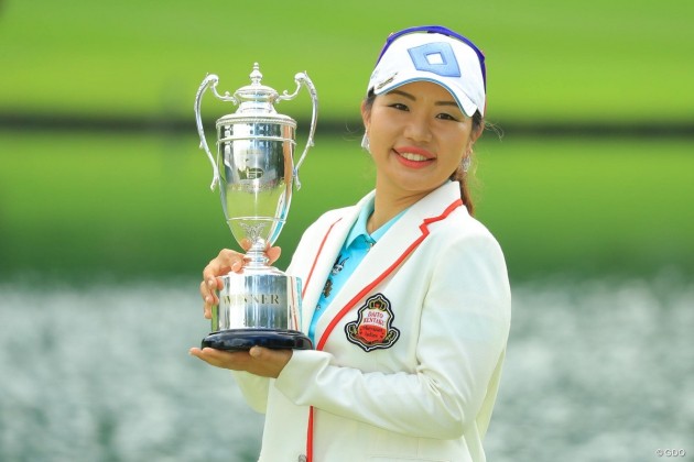 황아름, JLPGA 시즌 2승… 신지애 2타 차 준우승