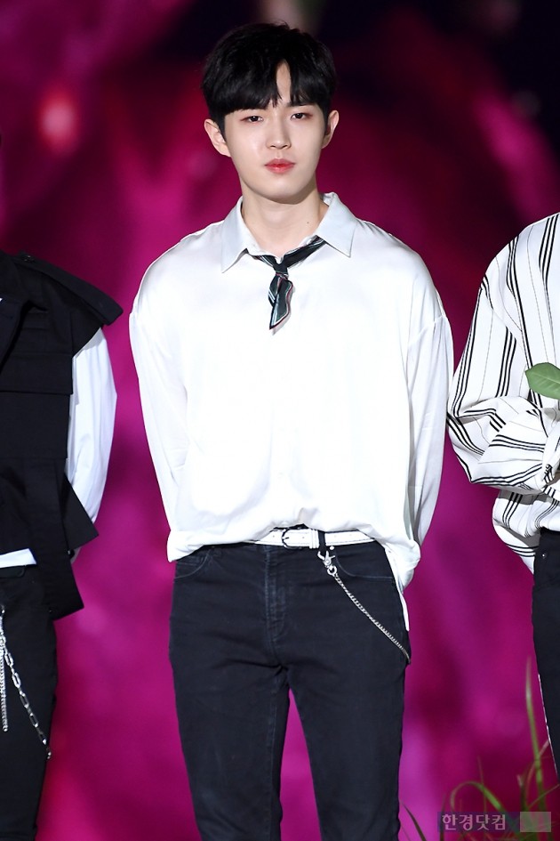 [포토] 워너원 김재환, '멋진 모습에 눈길~' (코리아뮤직페스티벌)