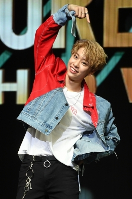 [포토] MXM 김동현, '포인트 안무 찜꽁~'