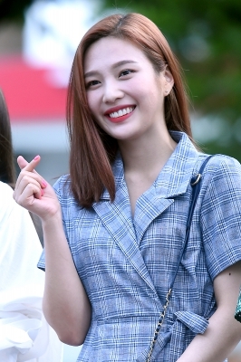 [포토] 레드벨벳 조이, '깨물어주고 싶은 깜찍한 하트~'