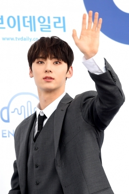 [포토] 황민현, '헉소리나오는 비주얼~'(소리바다 어워즈)