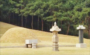 효창공원에 있는 김구 선생 묘역. 