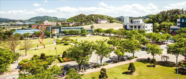 한국기술교육대학교, 올해 신설한 논술전형으로 241명 모집