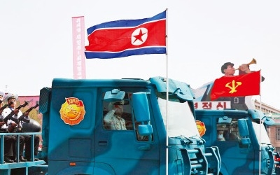 국방백서 '북한은 우리의 敵' 삭제 추진… 한국당 "軍 무력화시켜"