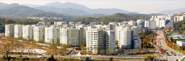 SH공사가 보금자리주택 조성을 위해 개발한 서울 강남 세곡2지구. 임대주택 비중이 전체 가구 수의 절반을 차지한다. /한경DB 