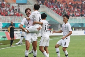 '이승우 2골·황의조 9호골' 한국 축구, 베트남 꺾고 AG 결승행