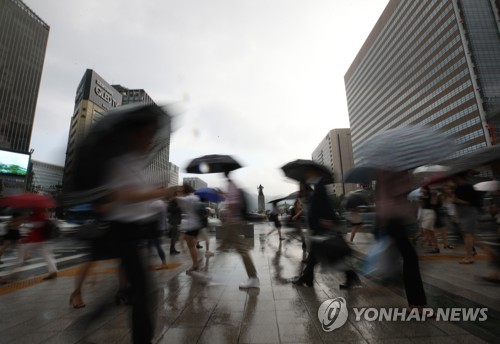 가을 시작 '입추'에도 최고 36도 더위…곳곳 소나기