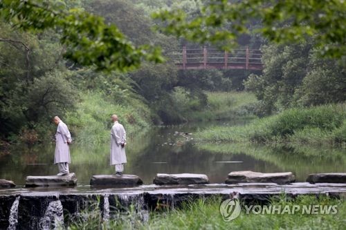 이총리, 전북·경남·충남 '지역관광지'서 여름 휴가