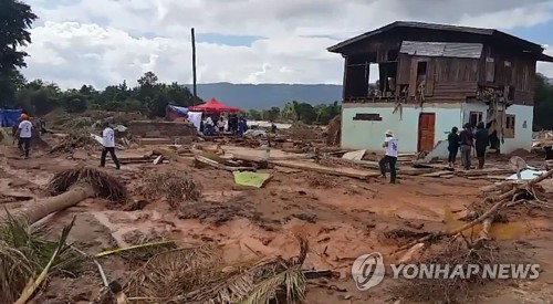 세월호 희생자 가족, 라오스 참사 현장서 구호활동 펼친다