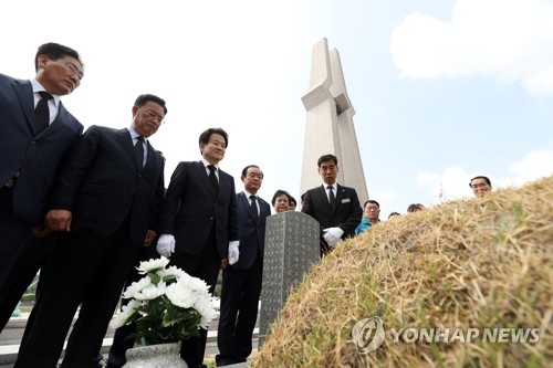 정동영, 취임 후 첫 광주행… "5·18정신 계승 선거제도 혁명"