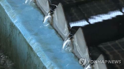 "전기보다 덜해도 신경 쓰이네요" 폭염에 수도요금도 걱정거리