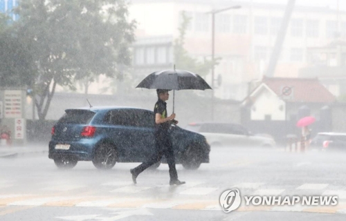 [내일날씨] 낮 최고 36도… 곳곳에 최고 60㎜ 소나기