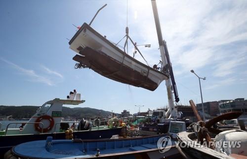 대구 36.9도 남부 폭염 계속… 내일부턴 태풍 영향