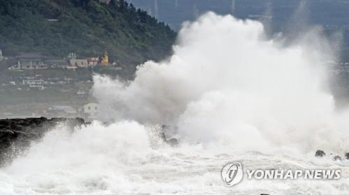 태풍 '솔릭' 내일 한반도 상륙… 전국 뜬눈 비상