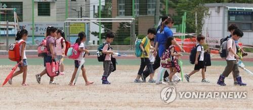 [태풍 비상] 전북 항공기·여객선 운항 통제… 야영장 폐쇄