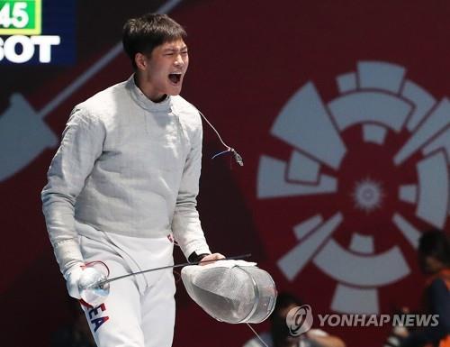 [아시안게임] 펜싱 남자 사브르, 단체전 2연패…구본길 한국 첫 2관왕