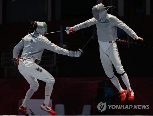 [아시안게임] 펜싱 남자 사브르, 단체전 2연패…구본길 한국 첫 2관왕