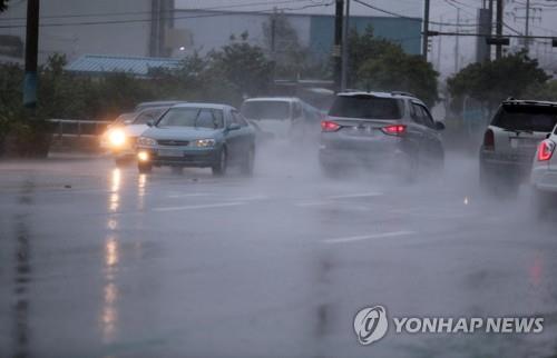 폭우·강풍 동반한 '솔릭' 호남·충청 관통…피해 속출