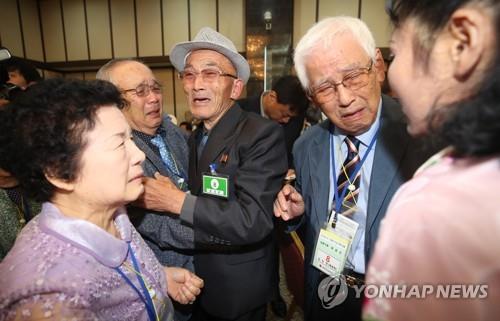 [이산가족상봉] "죽은줄 알고 제사까지 지냈는데 살아있다니"