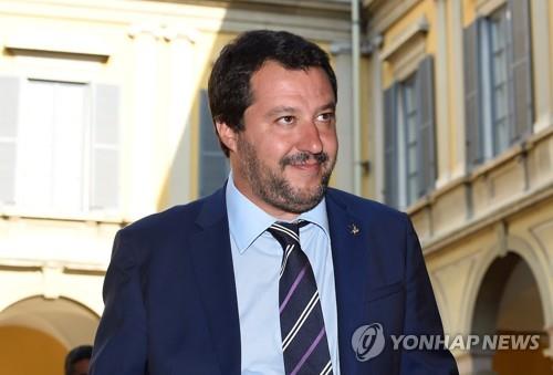 伊 내무, 마크롱에 또 직격탄…"伊로 난민송환 佛, 훈계 멈춰라"