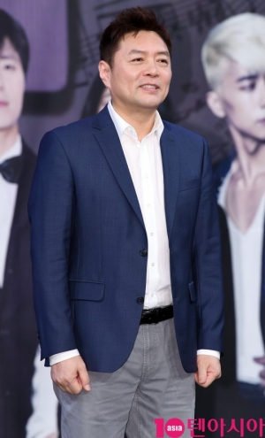 &#39;송원&#39; 정연준 &#34;신곡 작업보다 어려운 편곡, 최선을 다하고 있다&#34;