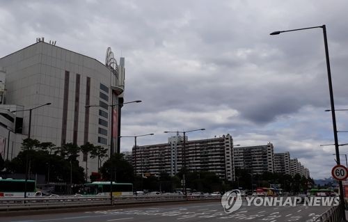 정부 현장점검에도 집값 상승 기대 여전… "문 닫고 영업 중"