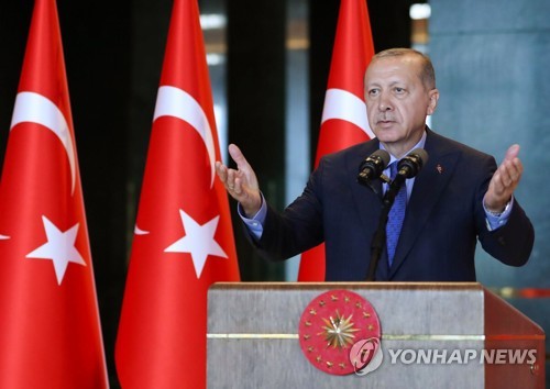 터키 대통령 에르도안 "미국 전자제품 보이콧 할 것"