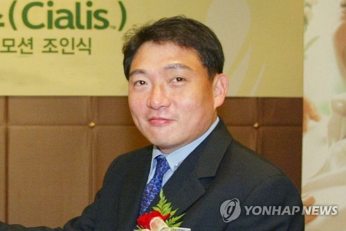 '갑질 공분' 윤재승 대웅 회장 "모든 직위서 물러날 것"