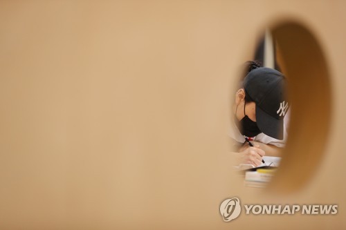 일자리 못 만드는 한국경제…외환위기 이후 최장 대량실업