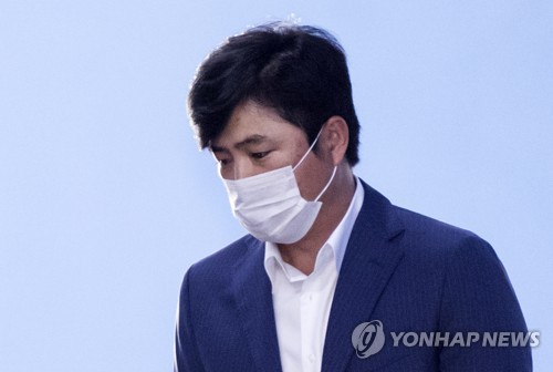 박근혜·최순실 2심 선고 날, 고영태는 "범죄신고자 감형" 호소