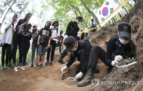 국방부, DMZ 유해공동발굴 후보지 5곳 검토… "北과 협의 중"