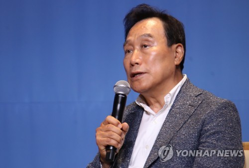 김광두, 문대통령 면담… "소득주도성장 논쟁에 매몰돼선 안 돼"