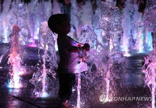 '입추'에도 열대야 이어져… 서울 17일·부산 21일 연속