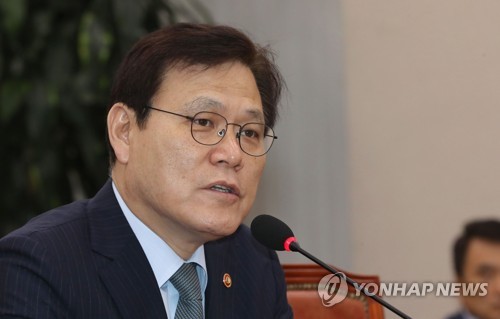 금융위 "폭염·물가상승 감안해 차보험료 인상 협의"