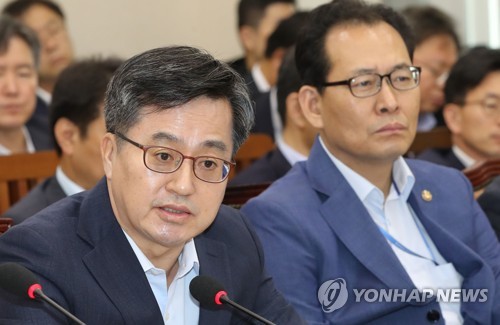 김동연 "근로시간 단축, 신축적으로 개선 가능"