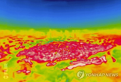 한낮 39도 여전한 폭염…서울은 미세먼지·오존까지 삼중고