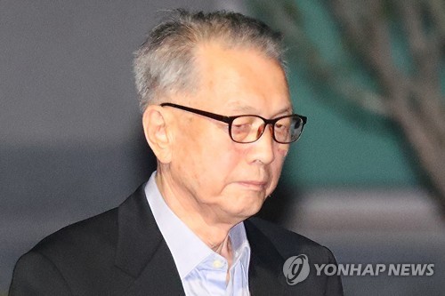  김기춘, '재판거래' 조사 두 차례 거부… 14일 소환 통보