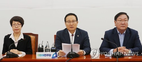 홍영표 "허익범 특검 정치행태 도 넘어… 특검법 위반 강력대처"