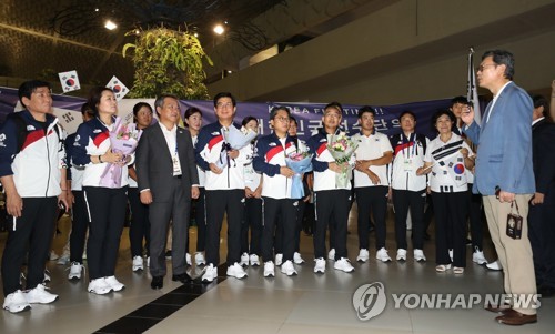 [아시안게임] 한국 선수단 본진, 동포 환대 속 자카르타 입성