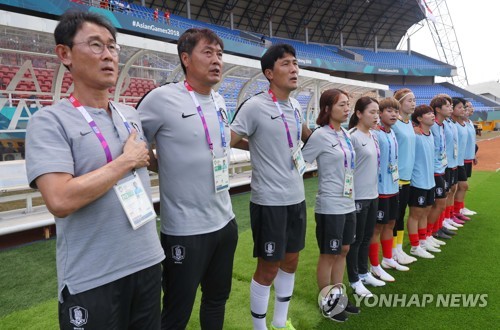 [아시안게임] 윤덕여 감독 "더 세밀해져야…공인구 착오도 아쉬워"