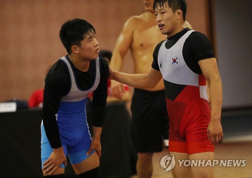 [아시안게임] 남북 레슬링 대표팀, 깜짝 합동훈련…"우린 적이 아닌 한민족"