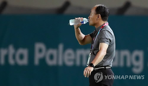 [아시안게임] '반둥 쇼크' 김학범 "있을 수 없는 일…나의 판단 착오"