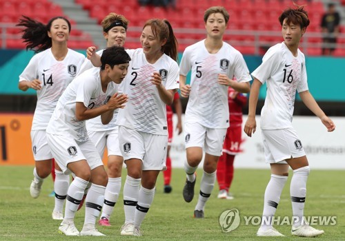 [아시안게임] 손화연 해트트릭…여자축구, 몰디브 대파하고 8강행